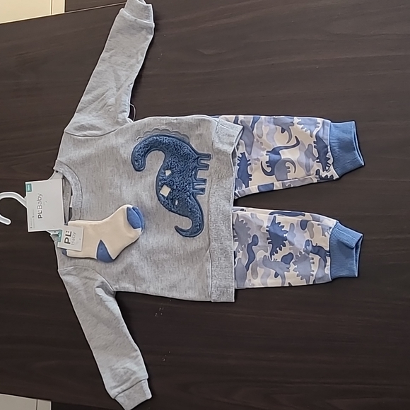 Baby clothing set - Picture 1 of 5